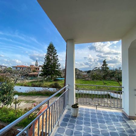 Villa Gladyr Лотцорай Екстериор снимка